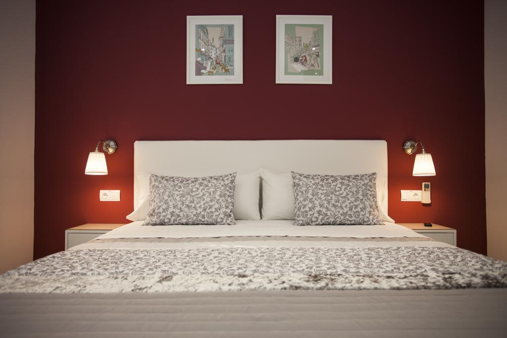 Pension Corbero Madrid Ngoại thất bức ảnh