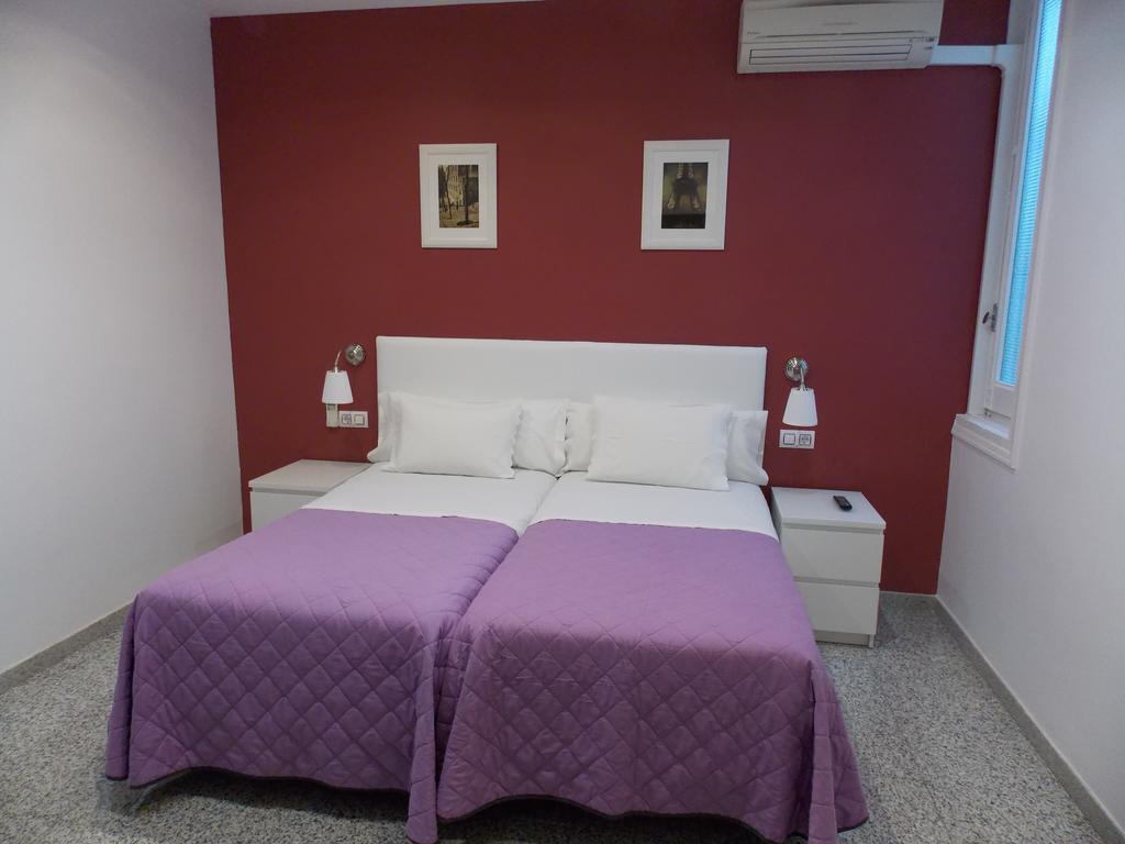Pension Corbero Madrid Ngoại thất bức ảnh