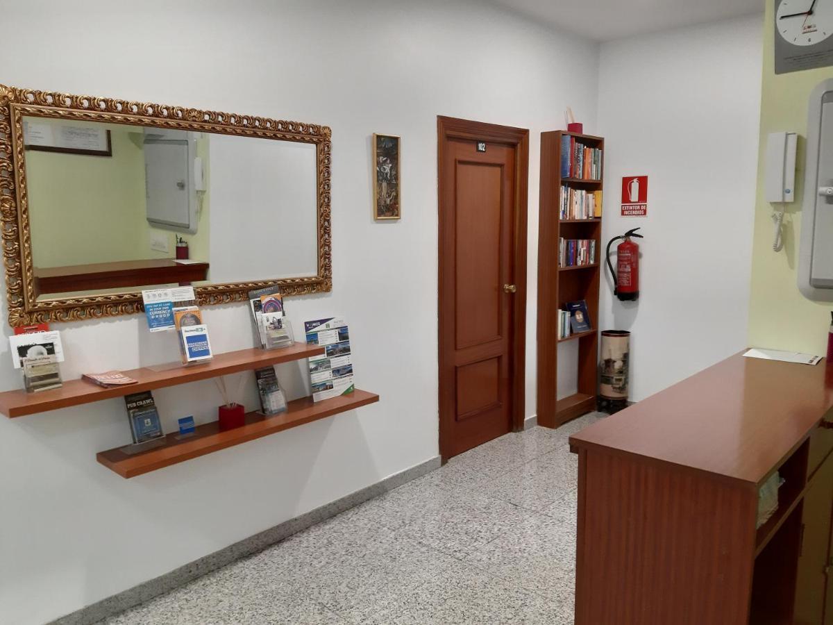 Pension Corbero Madrid Ngoại thất bức ảnh